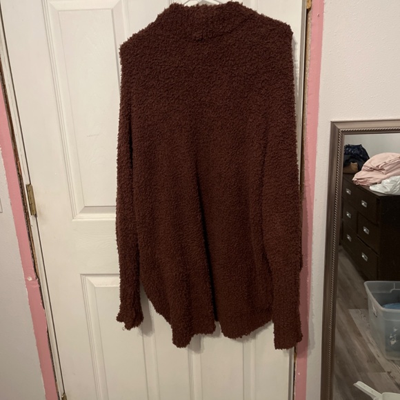 Sweater - Picture 3 of 3